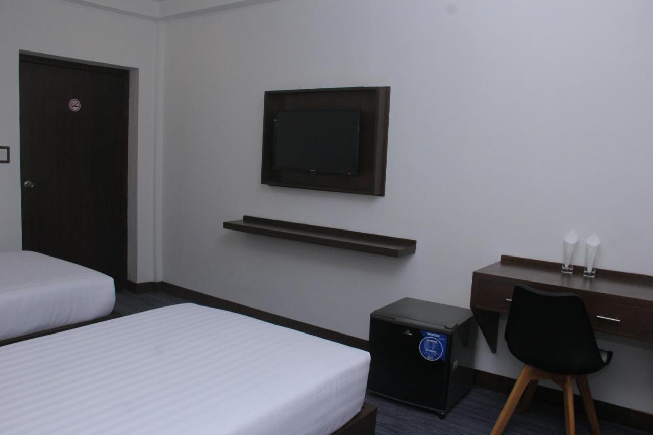 Hotel Zakaria International Dhaka Bagian luar foto