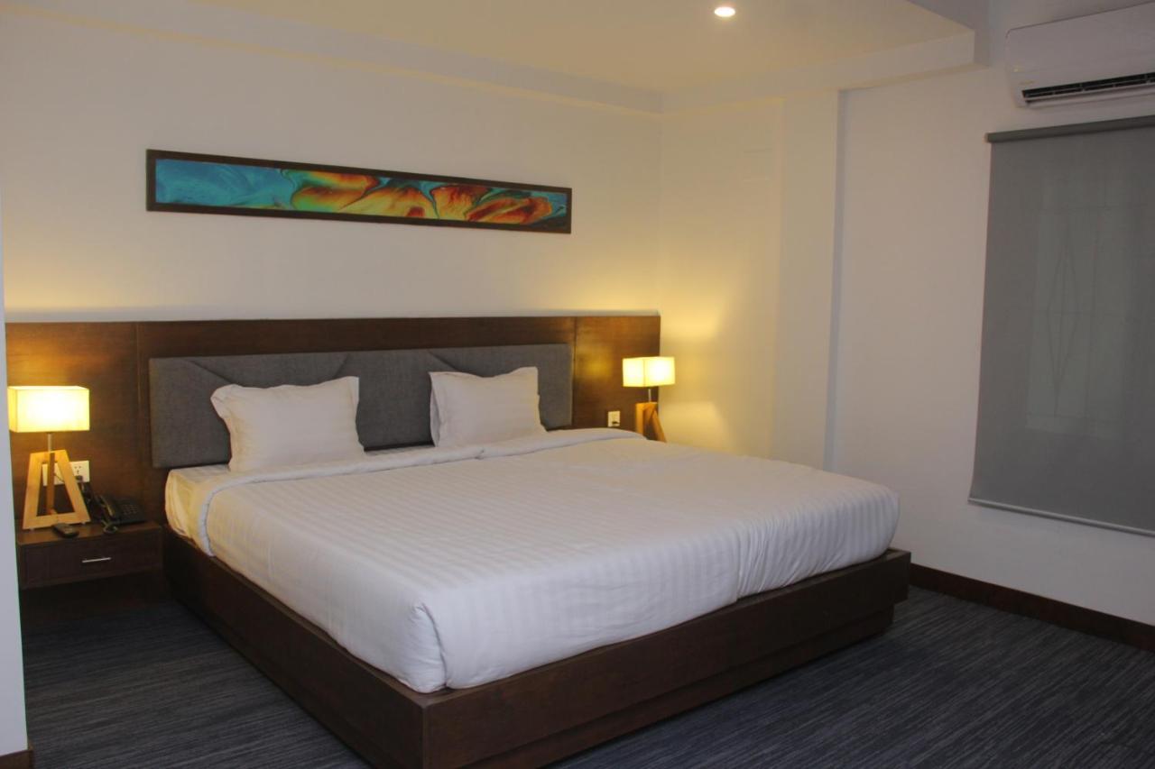 Hotel Zakaria International Dhaka Bagian luar foto