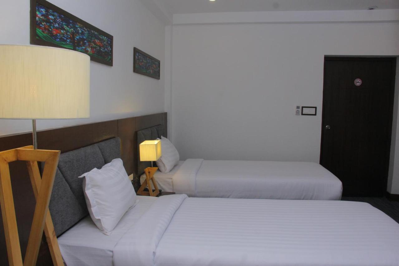 Hotel Zakaria International Dhaka Bagian luar foto