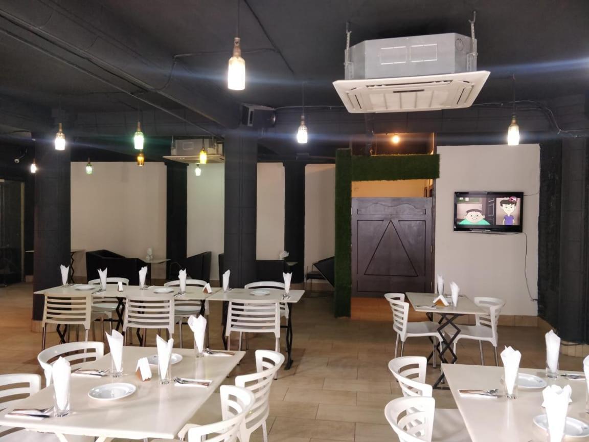 Hotel Zakaria International Dhaka Bagian luar foto